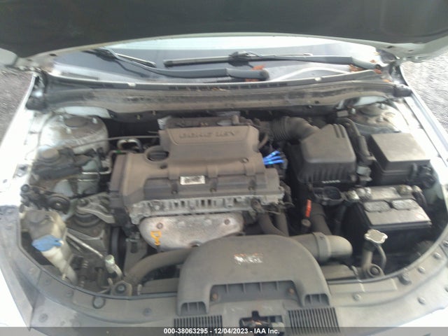 2010 HYUNDAI ELANTRA TOURING SE VIN: KMHDC8AE2AU069408