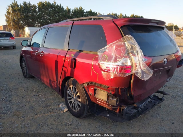 2017 TOYOTA SIENNA XLE 8 PASSENGER VIN: 5TDYZ3DC1HS788262