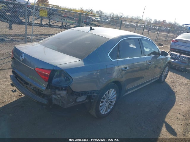 1VWBS7A33GC038977 Volkswagen Passat 1.8t Se