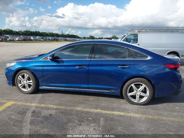 2019 Hyundai Sonata Sport მანქანა იყიდება აუქციონზე, vin: 5NPE34AFXKH744301, აუქციონის ნომერი: 38063818