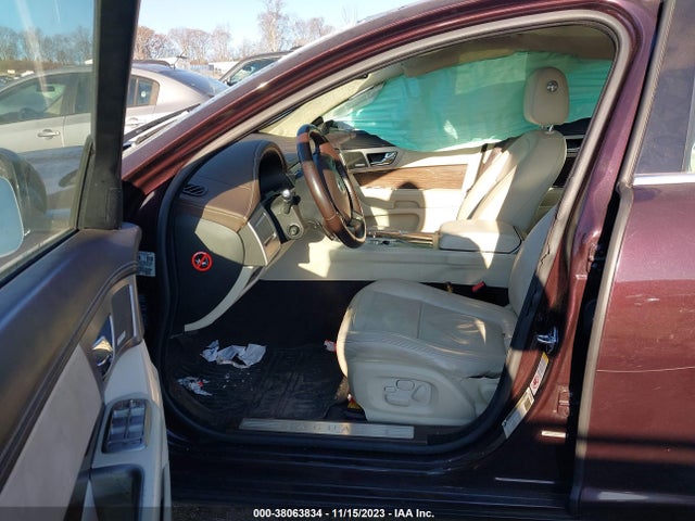 2011 JAGUAR XF SAJWA0HE7BMR95607 Photo 4