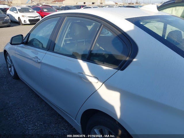 BMW 320i 2017 WBA8E1G56HNU12656 Image 14