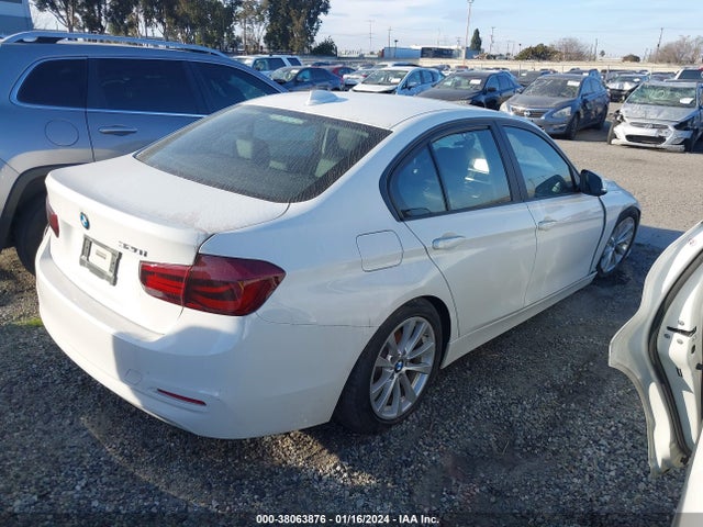 BMW 320i 2017 WBA8E1G56HNU12656 Image 4