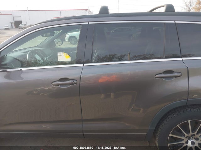 Toyota Highlander Se 2018 5TDJZRFH4JS552482 Image 13