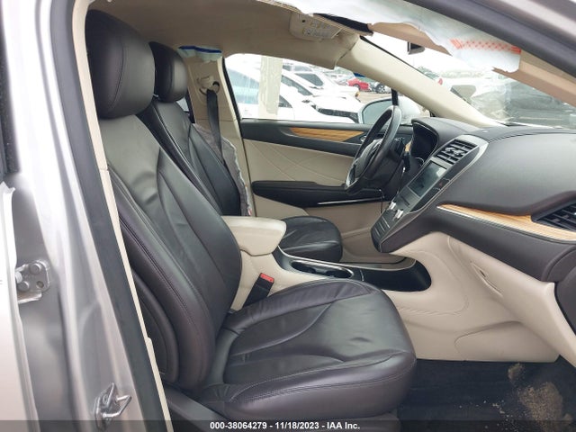 2016 LINCOLN MKC SELECT VIN: 5LMCJ2C95GUJ05676