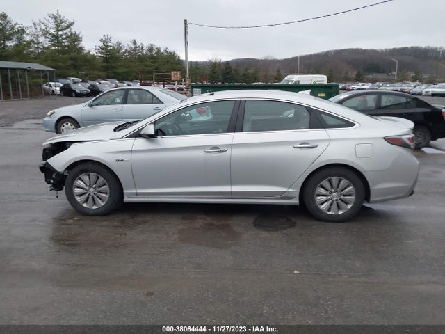 2016 HYUNDAI SONATA HYBRID SE VIN: KMHE24L12GA037272