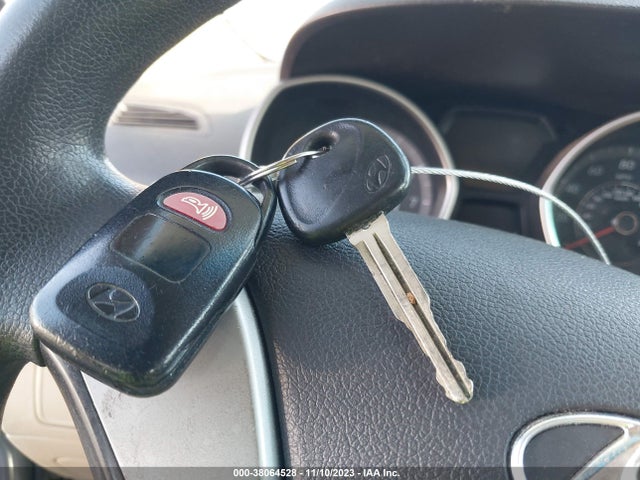 2011 HYUNDAI ELANTRA GLS VIN: 5NPDH4AE0BH052861