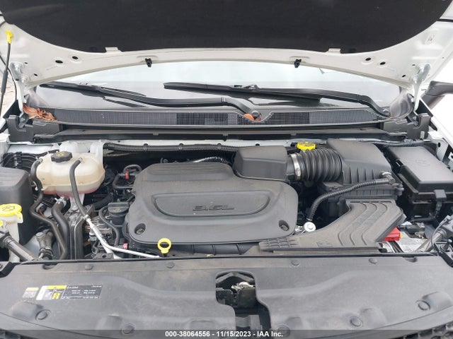 2C4RC1CG5NR226500 Chrysler Voyager Lx