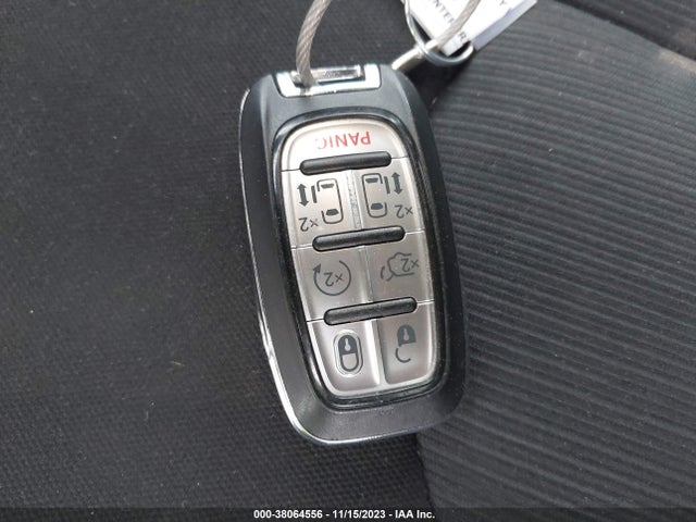 2C4RC1CG5NR226500 Chrysler Voyager Lx
