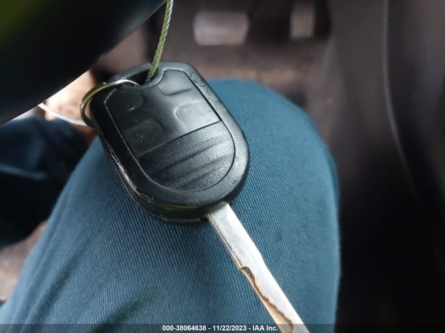 2017 FORD FOCUS SE VIN: 1FADP3K27HL246394