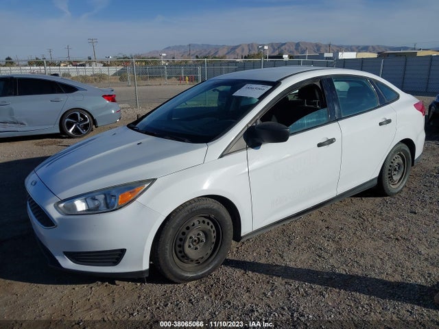 Ford FOCUS S 2018 1FADP3E26JL225022 Image 2