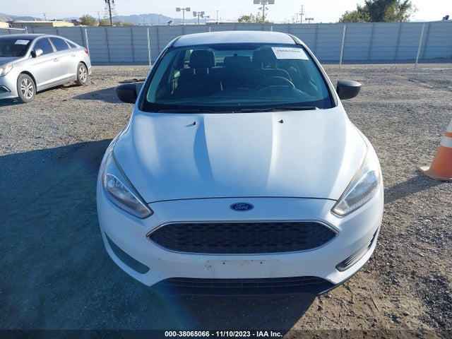 2018 FORD FOCUS S VIN: 1FADP3E26JL225022