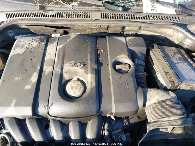 2011 VOLKSWAGEN JETTA 2.5L SE VIN: 3VWDZ7AJ2BM315130