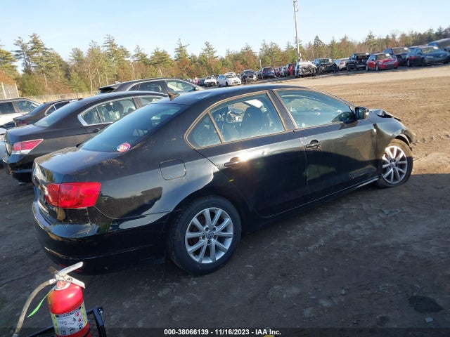 2011 VOLKSWAGEN JETTA 2.5L SE VIN: 3VWDZ7AJ2BM315130