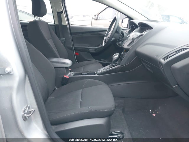 Ford FOCUS SE 2018 1FADP3F27JL302091 Image 5