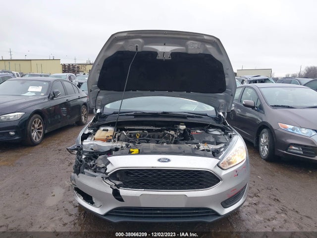 Ford FOCUS SE 2018 1FADP3F27JL302091 Image 6