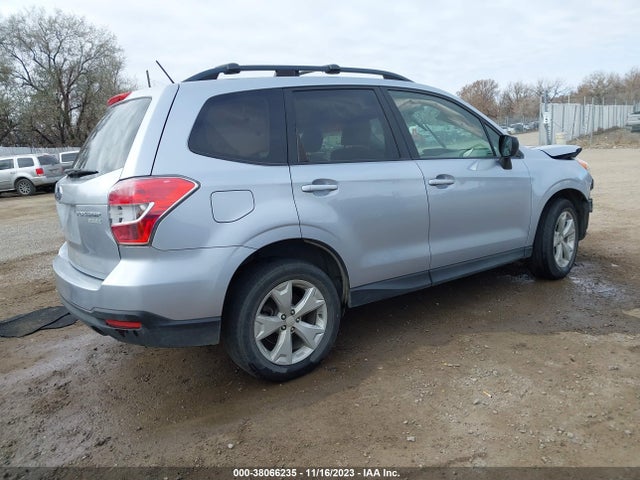 Subaru Forester 2.5i Premium 2015 JF2SJADC0FH821384 Image 4