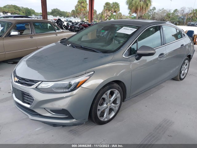 Chevrolet Cruze Premier Auto 2018 1G1BF5SM1J7175315 Image 2