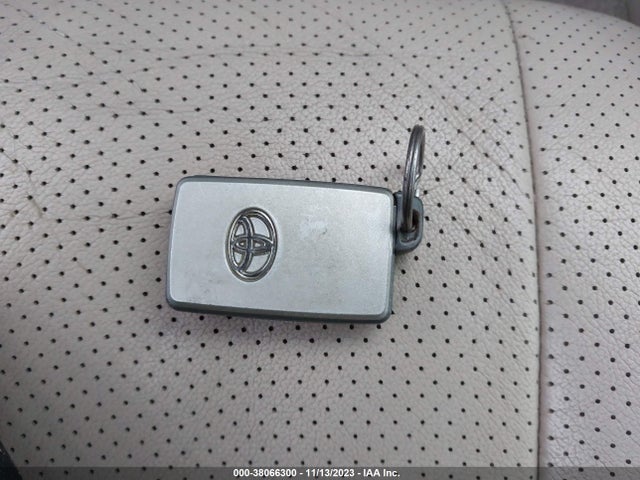 2005 TOYOTA AVALON LIMITED VIN: 4T1BK36B25U040704