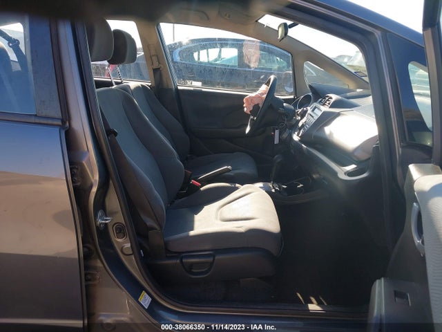 2012 HONDA FIT VIN: JHMGE8H38CS007508
