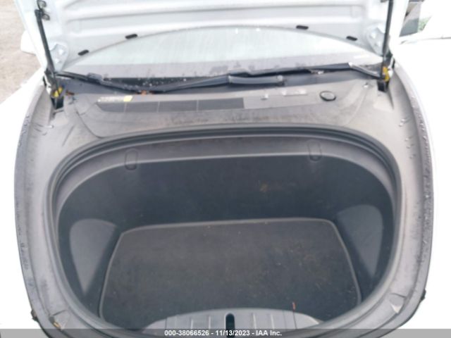5YJ3E1EB9JF054687 Tesla Model 3 Long Range/performance