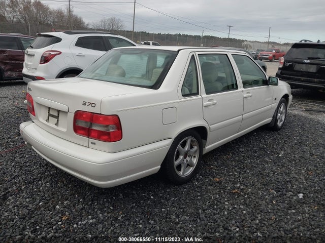 2000 VOLVO S70 SE VIN: YV1LS61JXY2654239