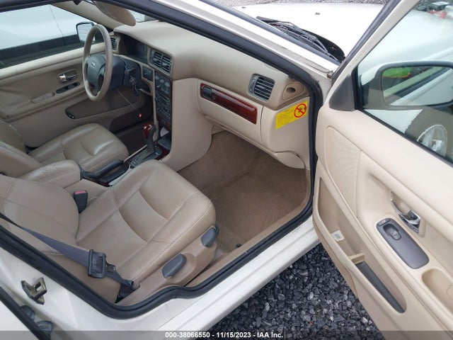 2000 VOLVO S70 SE VIN: YV1LS61JXY2654239