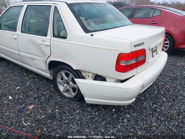 2000 VOLVO S70 SE VIN: YV1LS61JXY2654239