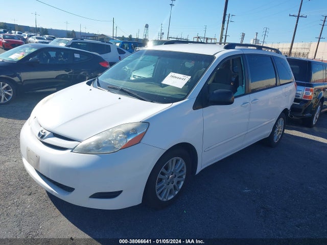 2010 TOYOTA SIENNA LE VIN: 5TDKK4CC1AS326923
