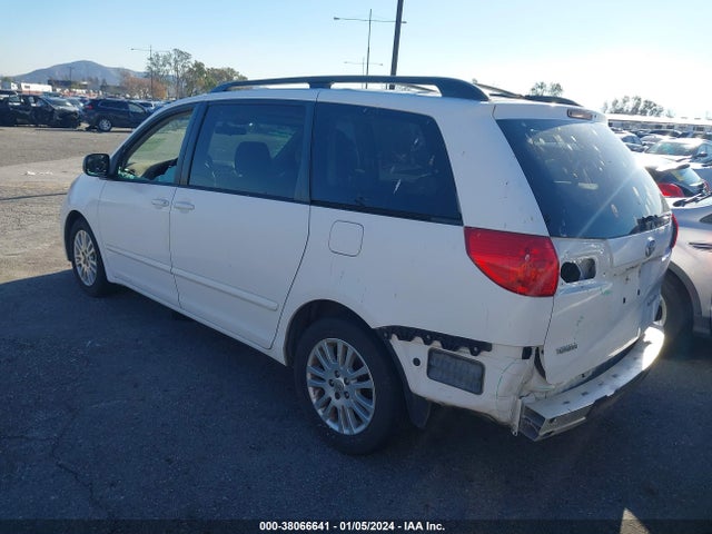 2010 TOYOTA SIENNA LE VIN: 5TDKK4CC1AS326923