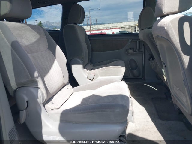2010 TOYOTA SIENNA LE VIN: 5TDKK4CC1AS326923