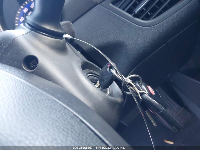 2012 HYUNDAI ELANTRA LIMITED (ULSAN PLANT) VIN: KMHDH4AE9CU262281