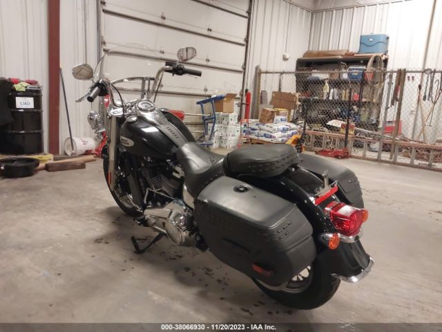 2021 HARLEY-DAVIDSON FLHC 1HD1YAJ12MB020320 Photo 2