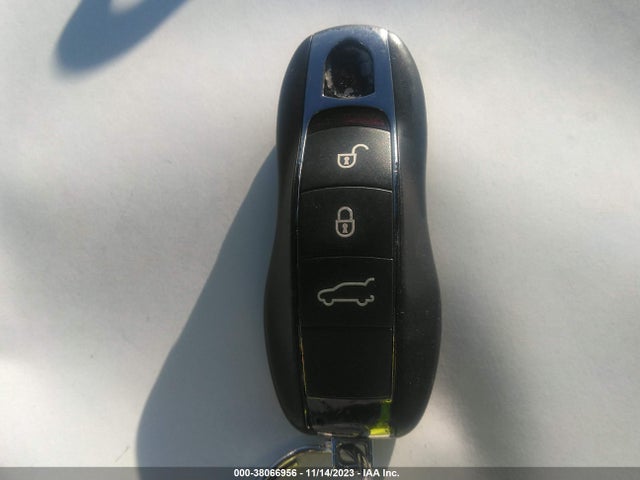 2018 PORSCHE MACAN WP1AA2A55JLB06191 Photo 10