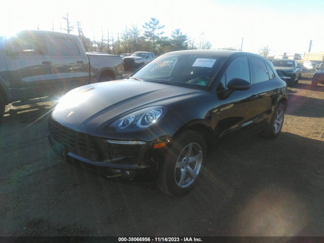 2018 PORSCHE MACAN WP1AA2A55JLB06191 Photo 1