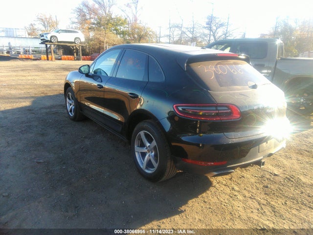 2018 PORSCHE MACAN WP1AA2A55JLB06191 Photo 2