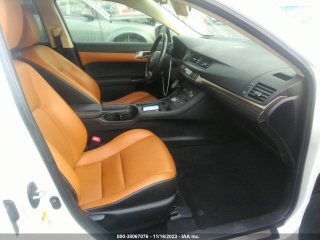JTHKD5BH4F2229323 Lexus Ct 200h Hybrid