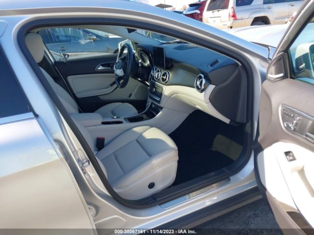 2019 MERCEDES-BENZ GLA 250 WDCTG4GB2KJ584769 Photo 4