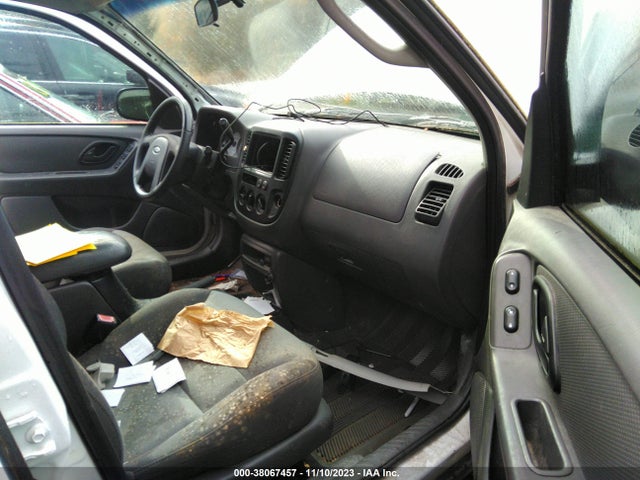 2004 FORD ESCAPE XLS VIN: 1FMYU02154KA18884