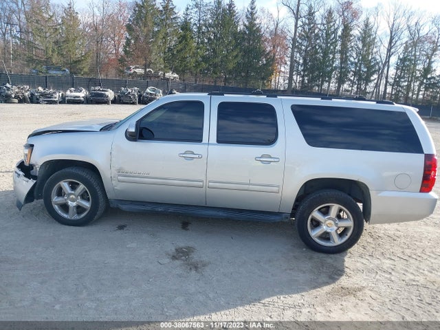 Chevrolet Suburban 1500 Ls 2014 1GNSKHE77ER139124 Image 14