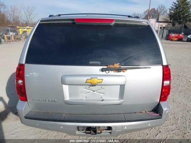 Chevrolet Suburban 1500 Ls 2014 1GNSKHE77ER139124 Image 16