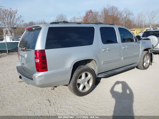 Chevrolet Suburban 1500 Ls 2014 1GNSKHE77ER139124 Image 4
