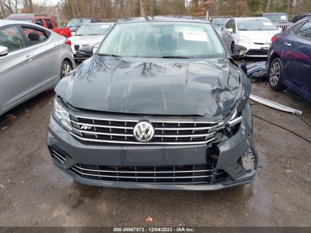 1VWDT7A34HC058694 Volkswagen Passat 1.8t R-line