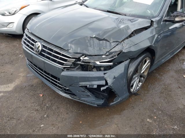 1VWDT7A34HC058694 Volkswagen Passat 1.8t R-line