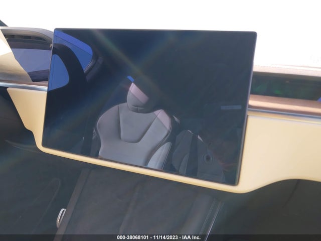 2022 TESLA MODEL X PLAID TRI MOTOR ALL-WHEEL DRIVE/DUAL MOTOR ALL-WHEEL DRIVE VIN: 7SAXCDE55NF338216