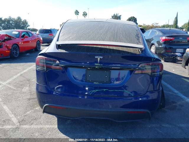 2022 TESLA MODEL X PLAID TRI MOTOR ALL-WHEEL DRIVE/DUAL MOTOR ALL-WHEEL DRIVE VIN: 7SAXCDE55NF338216