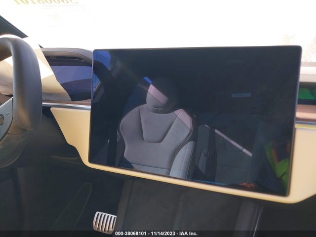 2022 TESLA MODEL X PLAID TRI MOTOR ALL-WHEEL DRIVE/DUAL MOTOR ALL-WHEEL DRIVE VIN: 7SAXCDE55NF338216