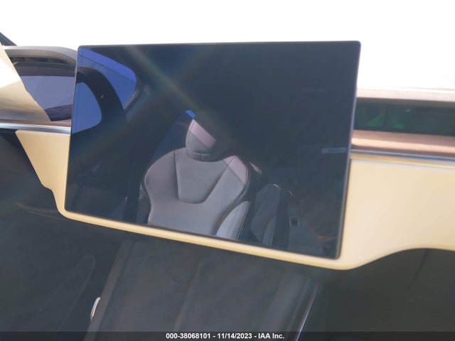 2022 TESLA MODEL X PLAID TRI MOTOR ALL-WHEEL DRIVE/DUAL MOTOR ALL-WHEEL DRIVE VIN: 7SAXCDE55NF338216