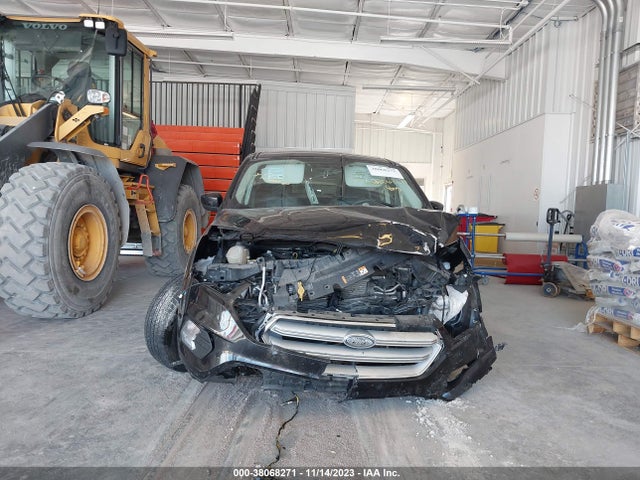 38068271 :رقم المزاد ، 1FMCU9GD8KUA29011 vin ، 2019 Ford Escape Se مزاد بيع