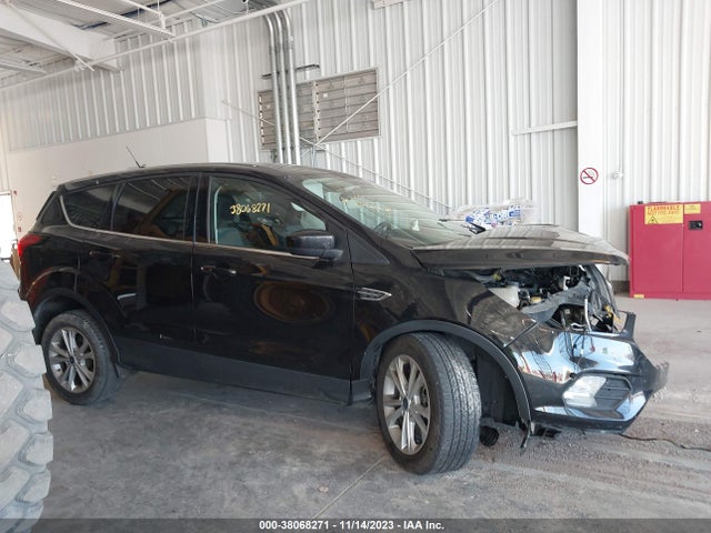 38068271 :رقم المزاد ، 1FMCU9GD8KUA29011 vin ، 2019 Ford Escape Se مزاد بيع